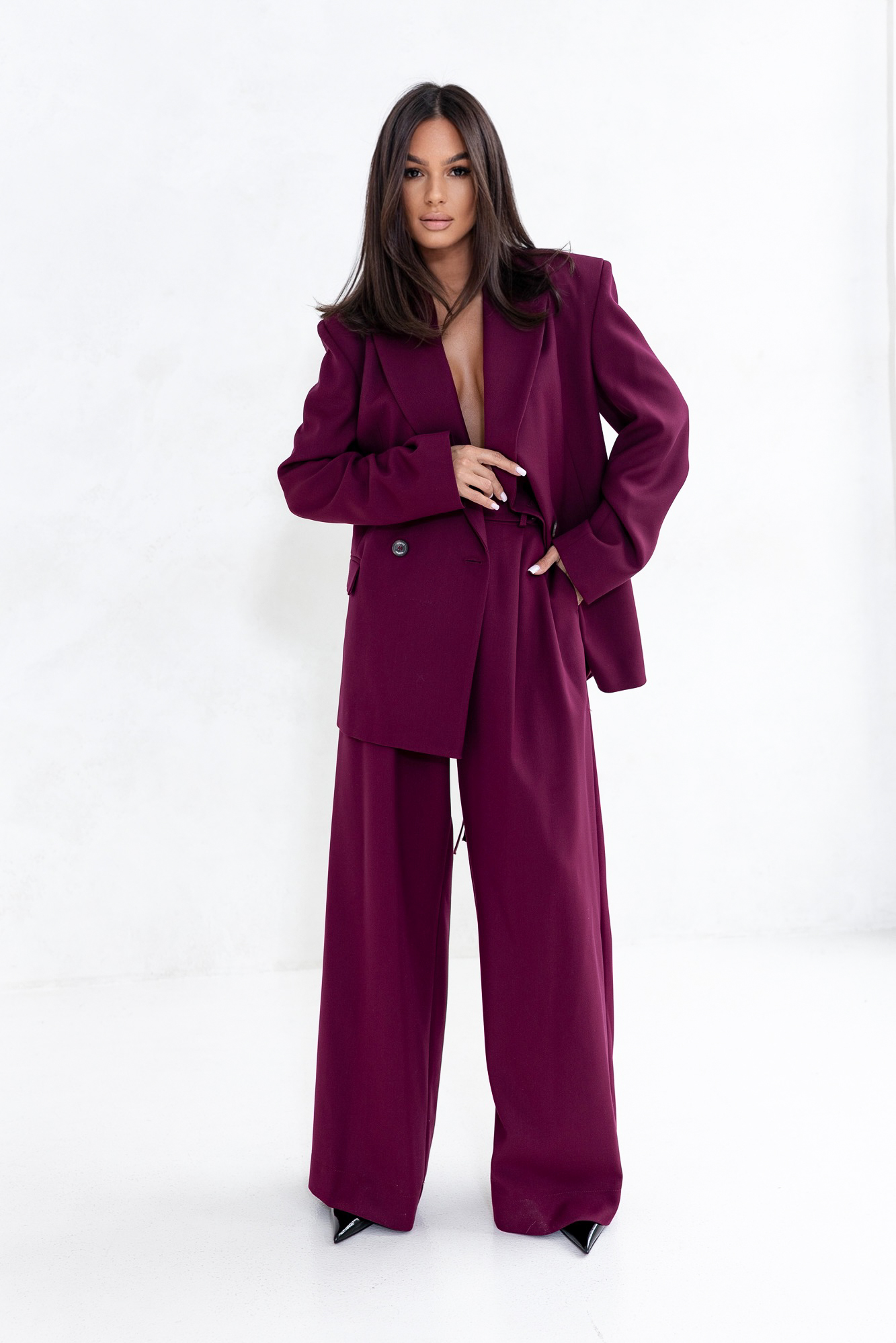 MODESTA suit Maroon