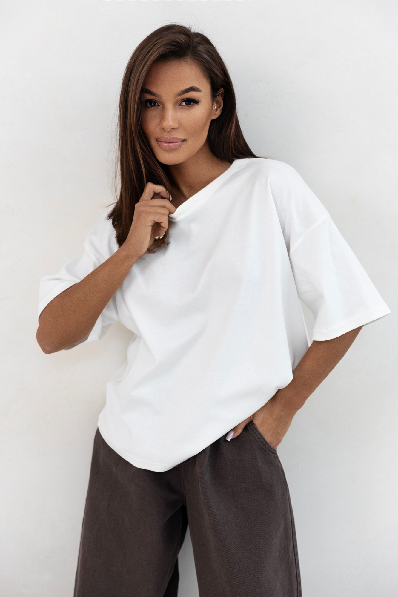 T-shirt OVER White