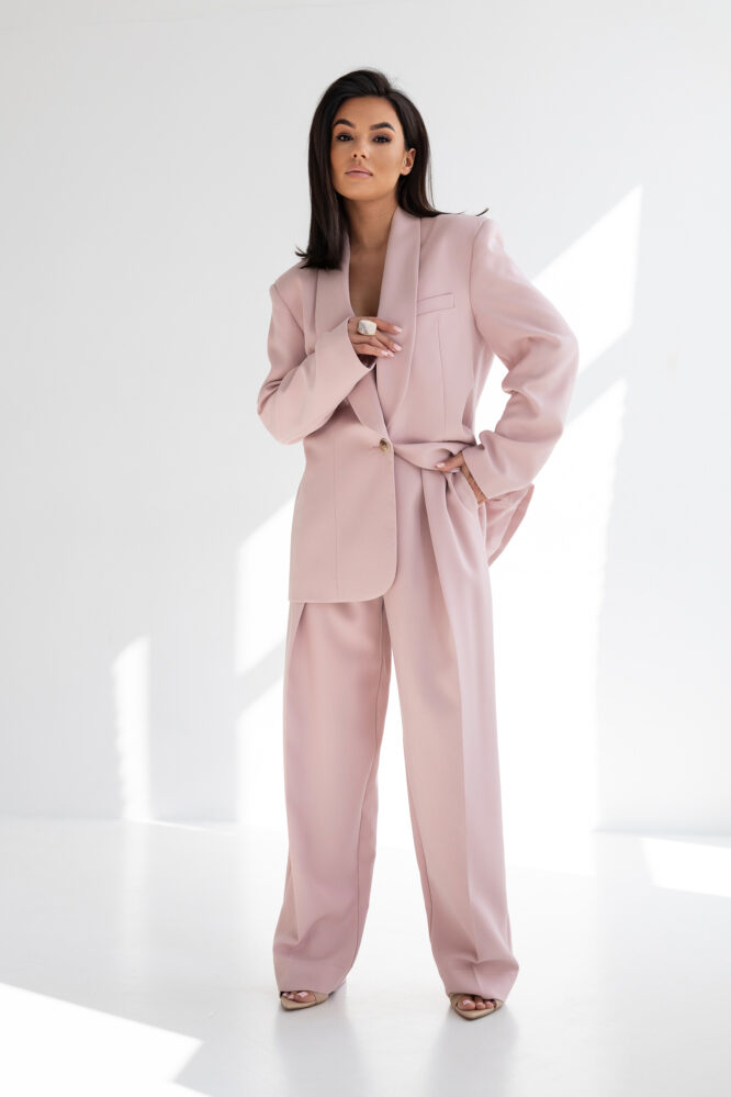 TAYLOR Pink Suit