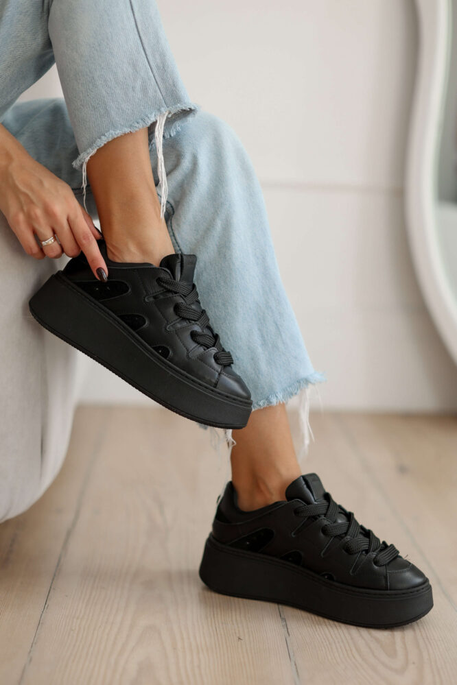 ARIANA Shoes Black